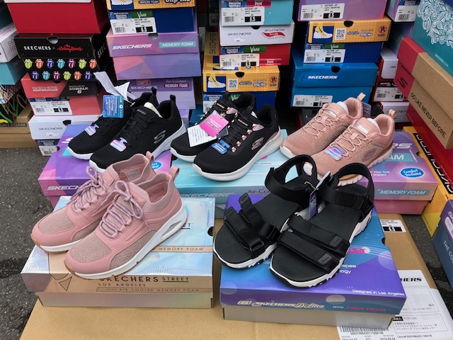 1年振りの入荷！スケッチャーズ　レディス　シューズ　左右違い　３０足混み混みセット