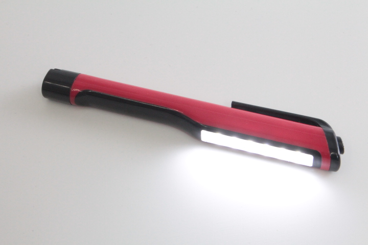 ＴＨＥ処分！！ＬＥＤペンライト　電池入り　ノベルティ企業名入り　少ロット分も登場！