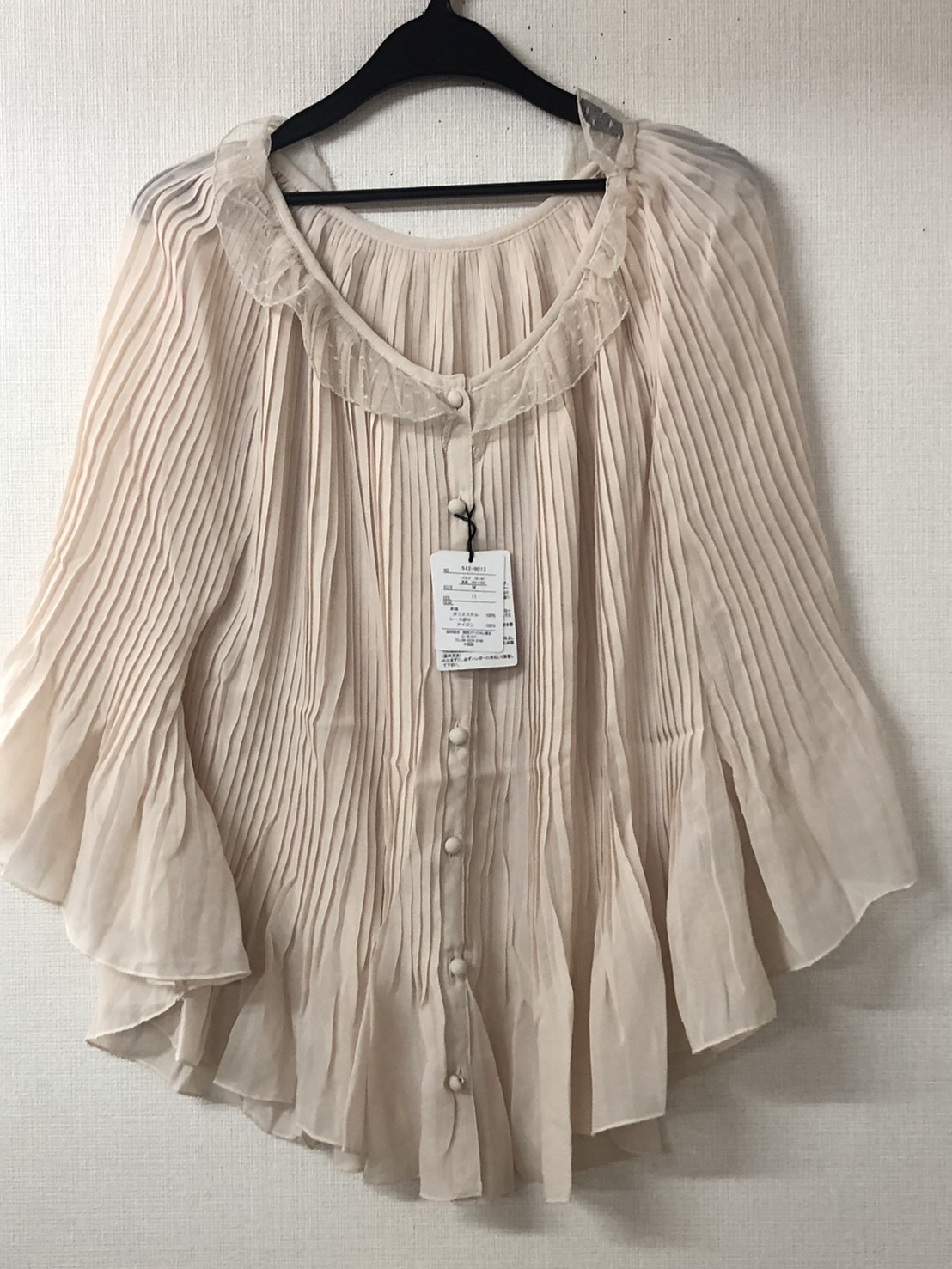 値下がりました！レディース・バタフライすり・シフォン素材ブラウス参考上代4900円48枚のみ！