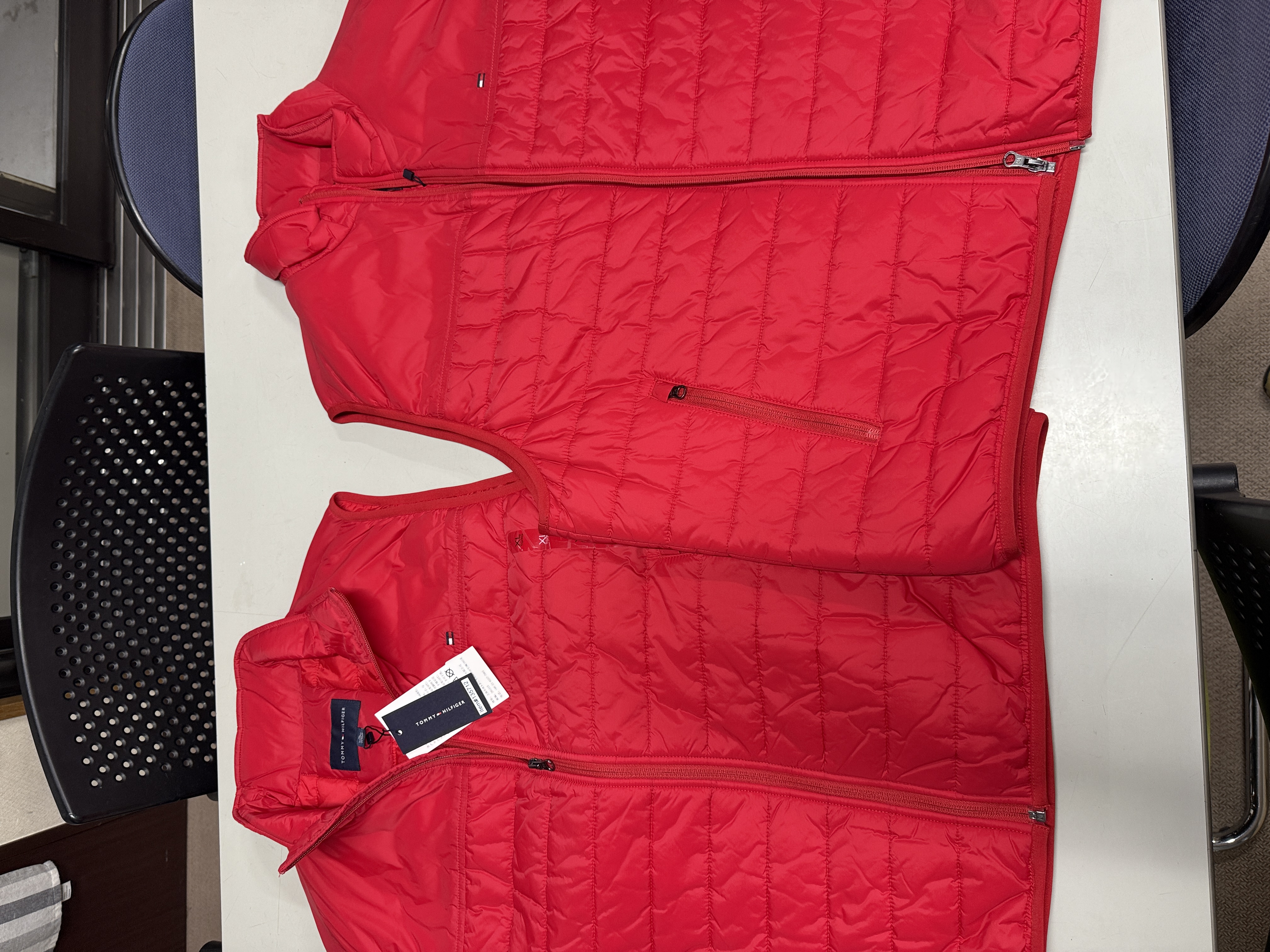 コストコで販売・トミー ヒルフィガー/メンズのキルティングベスト2枚【Tommy Hilfiger】XLサイズ