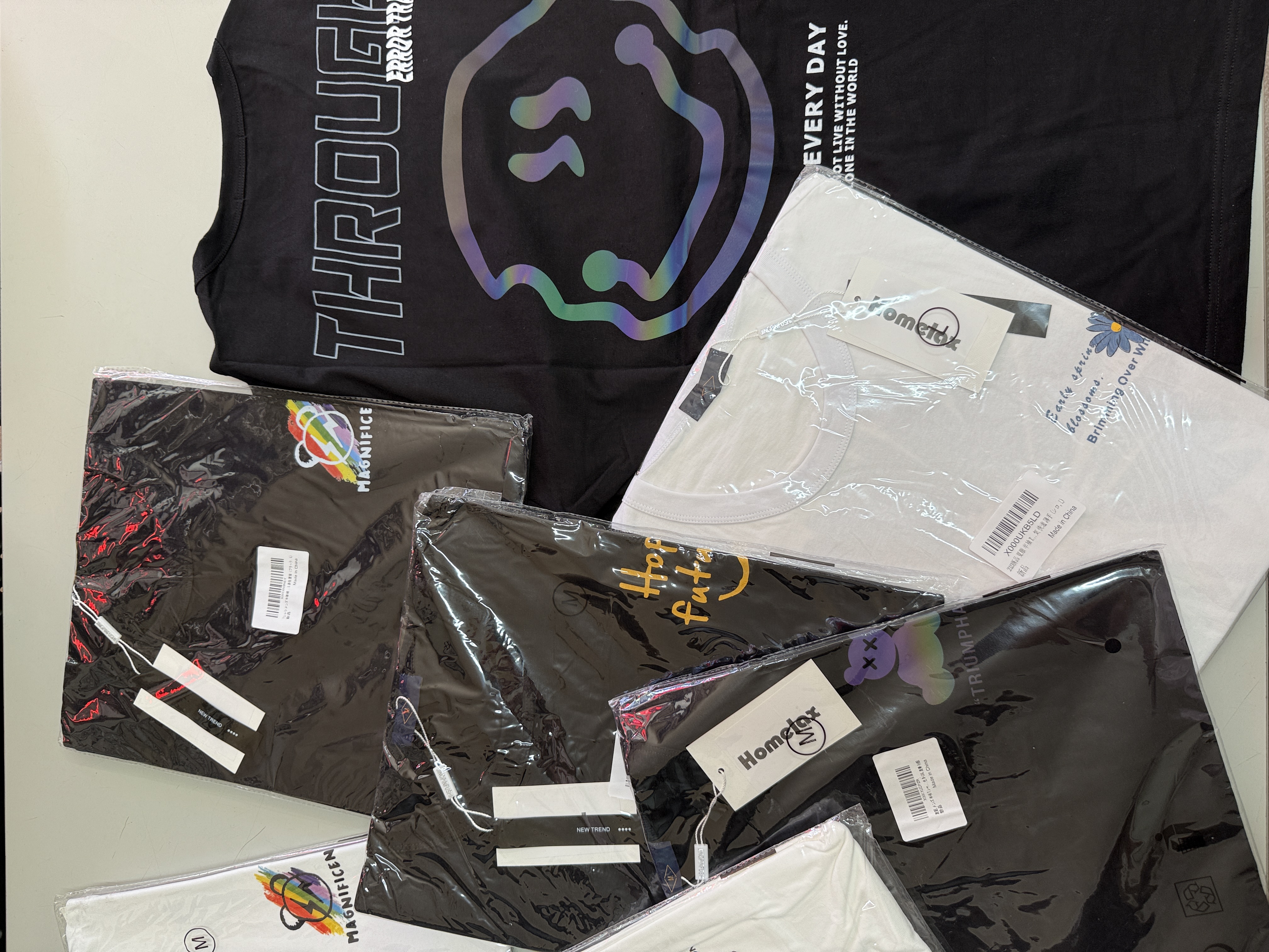 ＨｏｍｅｌａｘユニセックスＴシャツ 100枚ＳＥＴ！