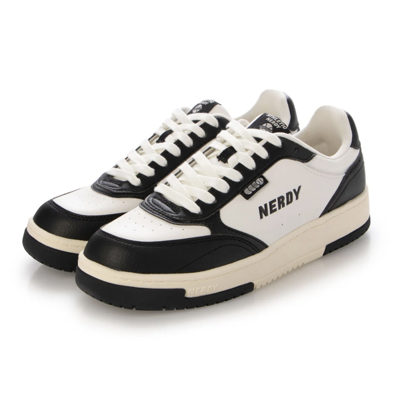 本日まで限定セール！NERDY（ノルディ） Poach ポーチ　BLACK　上代￥14,300