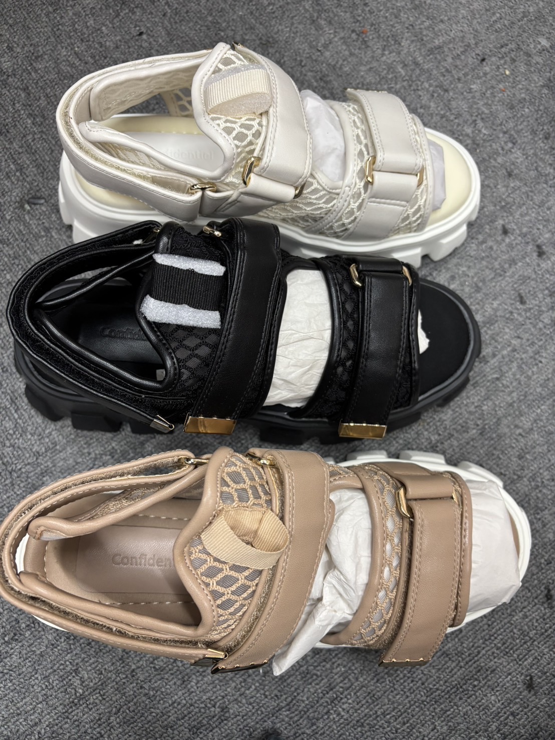 レディース厚底タイプサンダル100足セット　上代4980円