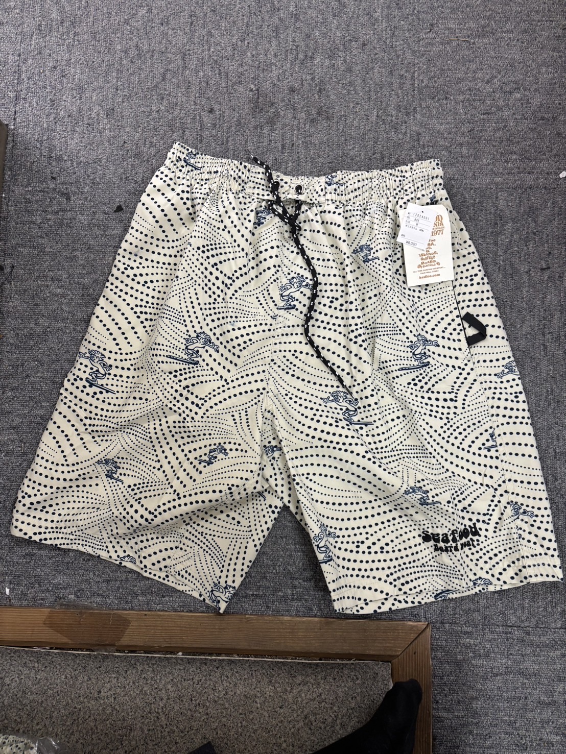 シーフード / Seafood　men's水着上代6090円　4枚