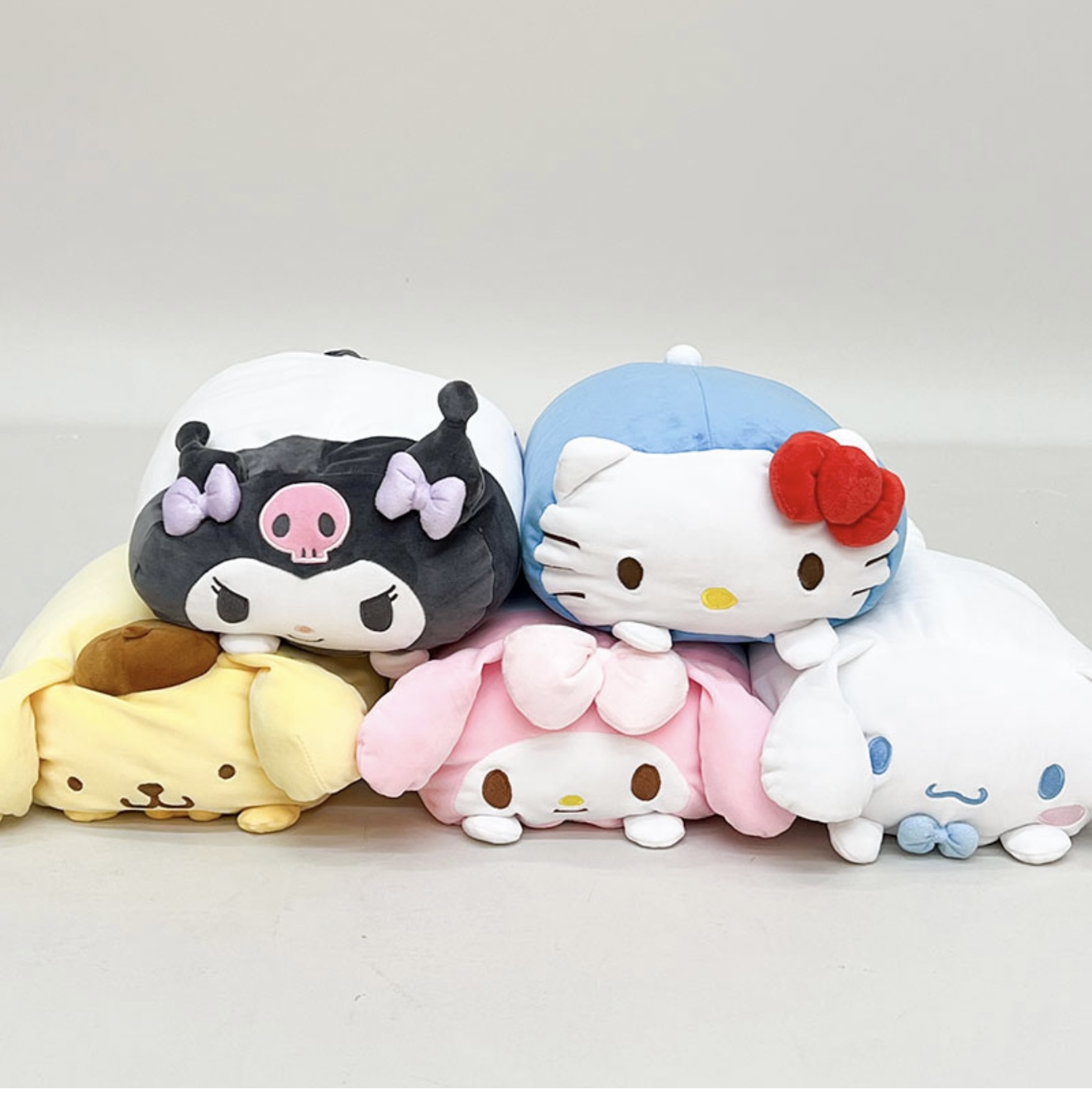 1セット限り！サンリオ 寝そべり クッション キャラクター  ぬいぐるみ 　10個のみ！