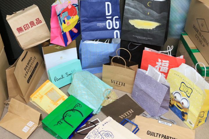 used品ですがまだまだ使えます！ショッパーあるだけ110サイズの段ボールに入るだけ！