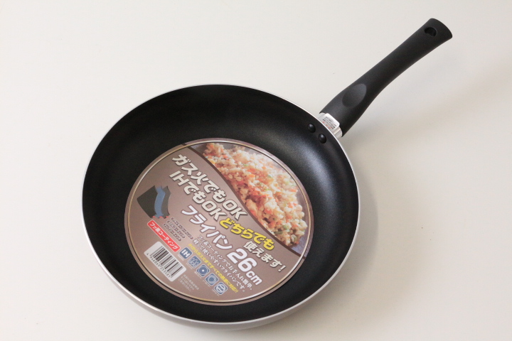 金物の町三条市からメーカー見切り処分！　IH対応　フライパン26cm　40個セット