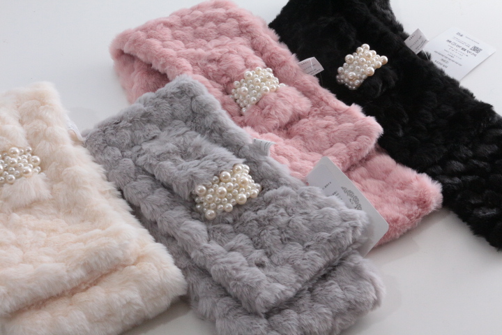 パール付　ハート型フェイクファーマフラー　24個入り 1003412031