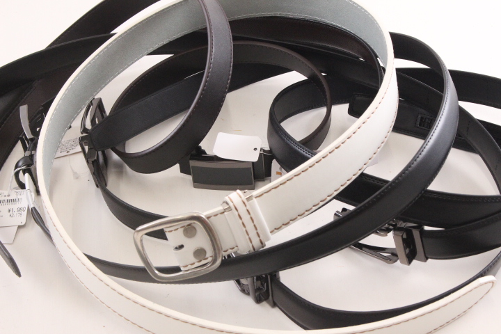 最終3000円！THE処分！訳あり！バッグや小物関係こみこみ１箱　⑤！！