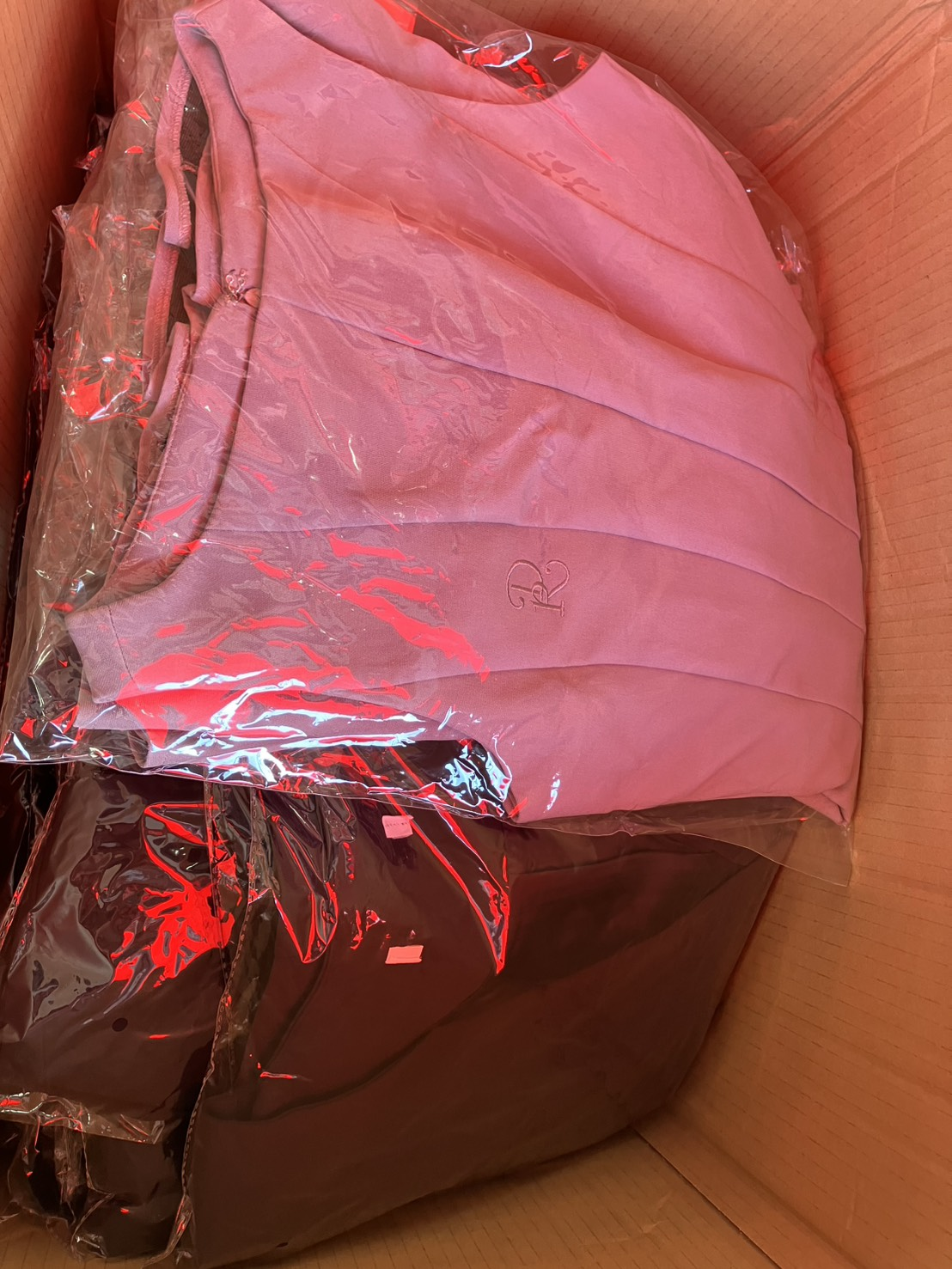 1セット限定！　ハニードロップ　サンプル品　春夏もの　スカート多め！　レディスアパレル服箱　73枚だけ！