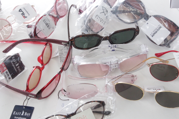 値下げだよ！！人気ブランド勢揃い！特価！超売れ筋ブランドサングラス　レディースこみこみアソート　３６本入り