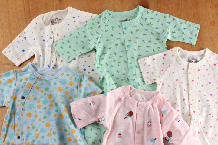 最近はベビーサイズが多いです！！３００枚買うと更に安い！本日送料無料キャンペーン久しぶりの登場！！ 大手通販会社のキッズアパレルこみこみ服箱！