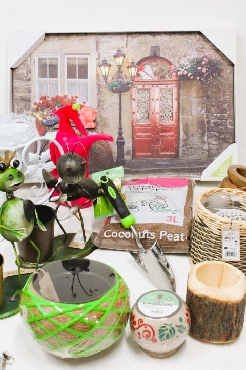 商談サンプル処分！　ガーデニング用品　おおよそ15個くらい　普通にかうと意外に高いので、今回は処分価格で！