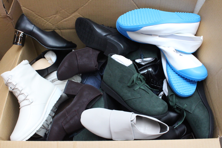 これで最後！！THE処分！関西アパレルショップ閉店処分品！偏りあるかも！レディスサンダルやシューズこみこみ！