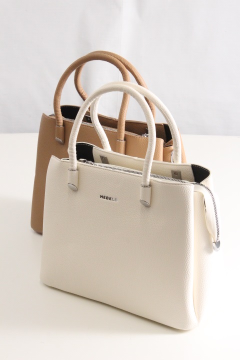 おまけつき！　amazonからの特別処分品！ 　バッグがほとんど！　ほか敷物やボルコムジャケットやアディダスやアンブロ！　10個だけ！