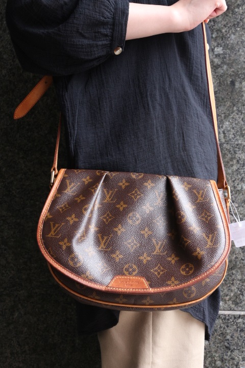 ご注文のお客様プロ撮影画像使用OK！ヴィトンが気絶安！！　中古 ユーズド LOUIS VUITTON ルイヴィトン ヴィンテージ メニルモンタンPM ショルダーバッグ バッグ レディース M40474