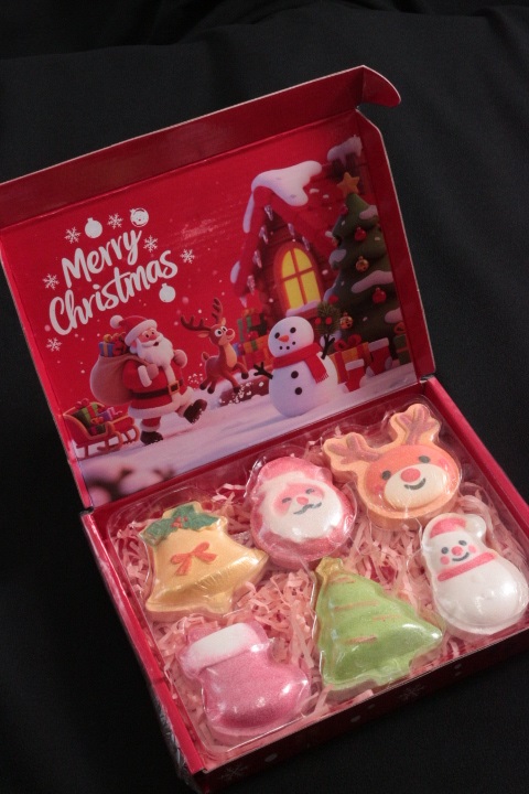 【限定15セット】クリスマス バスボール 豪華100組セット！サンタ・トナカイ・ツリーなど全6種類！