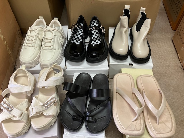 気絶安！　国内有名メーカー　レディースシューズ混み混み30足セット　　