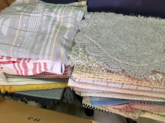激安処分！サンプル　ブランケットやマットなどのファブリックアイテム　こみこみ96個セット