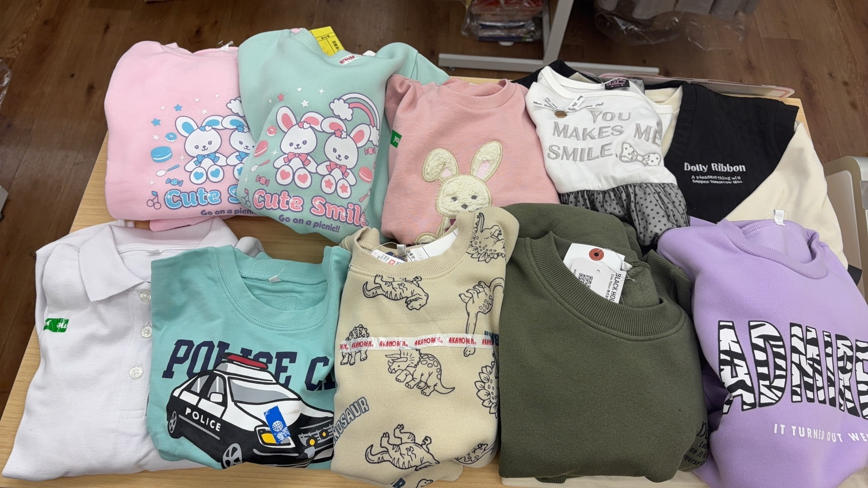 1セット限定　大阪子供服問屋緊急処分！　子供服AB混み　100枚服箱　キッズアパレルが気絶安！！