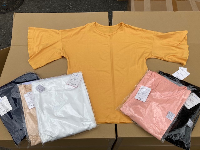 良い商品！大阪衣料品問屋在庫処分！　レディースTシャツ　カラーアソート　148枚セット