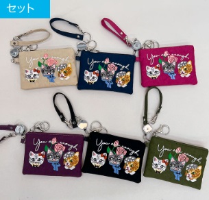 ネコ刺繍パスケース（リール式）　12個入り 496215
