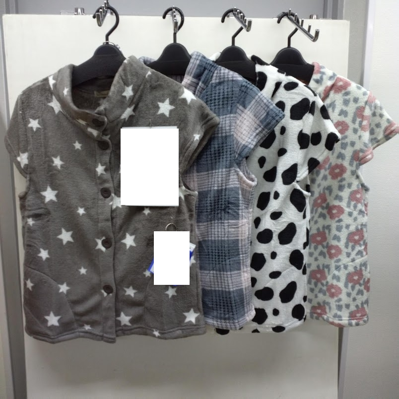 婦人　総柄もこもこフリースボタンベスト　16個　1003728381　/　大寸総柄もこもこフリースボタンベスト　16個　1003728391