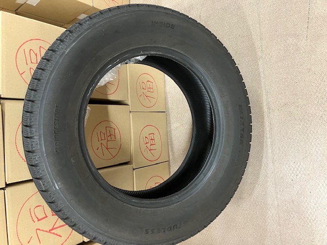 ブリヂストン　スタッドレスタイヤ　ブリザック　BLIZZAK VRX3 195/65R15 91Q　P210 6　2021年34週目製　4本セット