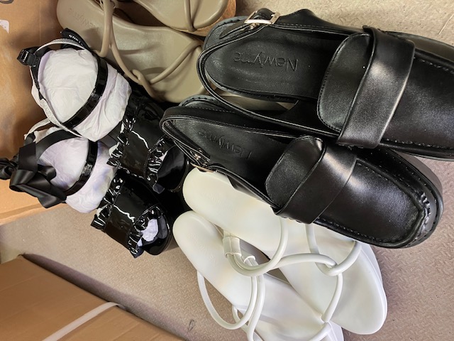 処分特価！！　大手通販会社の商品！　サンダル　25足セット