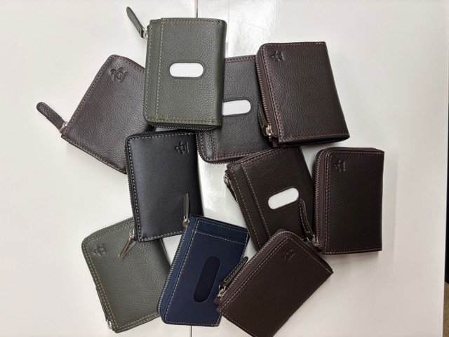 マンシングウェア　本革多機能小物　2種アソート　39個セット　1セット限定！