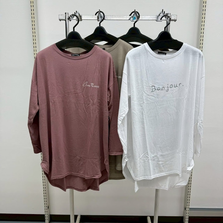 婦人　スリット入り七分袖ロゴTシャツ　18個　1003691071
