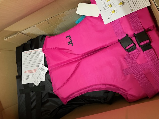 ニッキー社のライフジャケット！サンプル品！大人用と子ども用で５枚だけ！