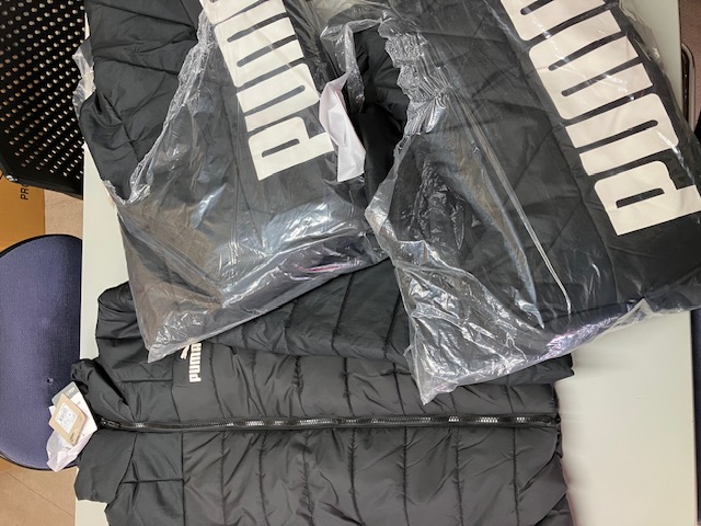 プーマ　ジャケット　訳あり品！