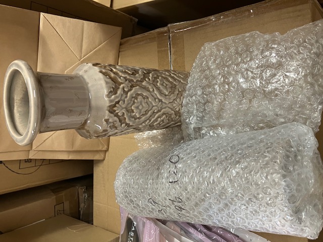 ★２０２６年あけおめセール★　3000円の花瓶　2個だけ！　本年もよろしくお願いいたします！！