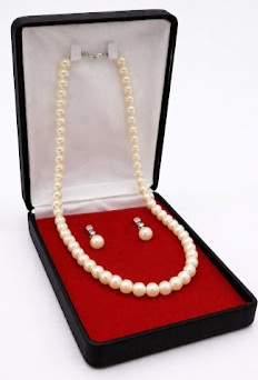 パールネックレス＆イヤリング　キスカ　箱入り　12個入り 1003878361