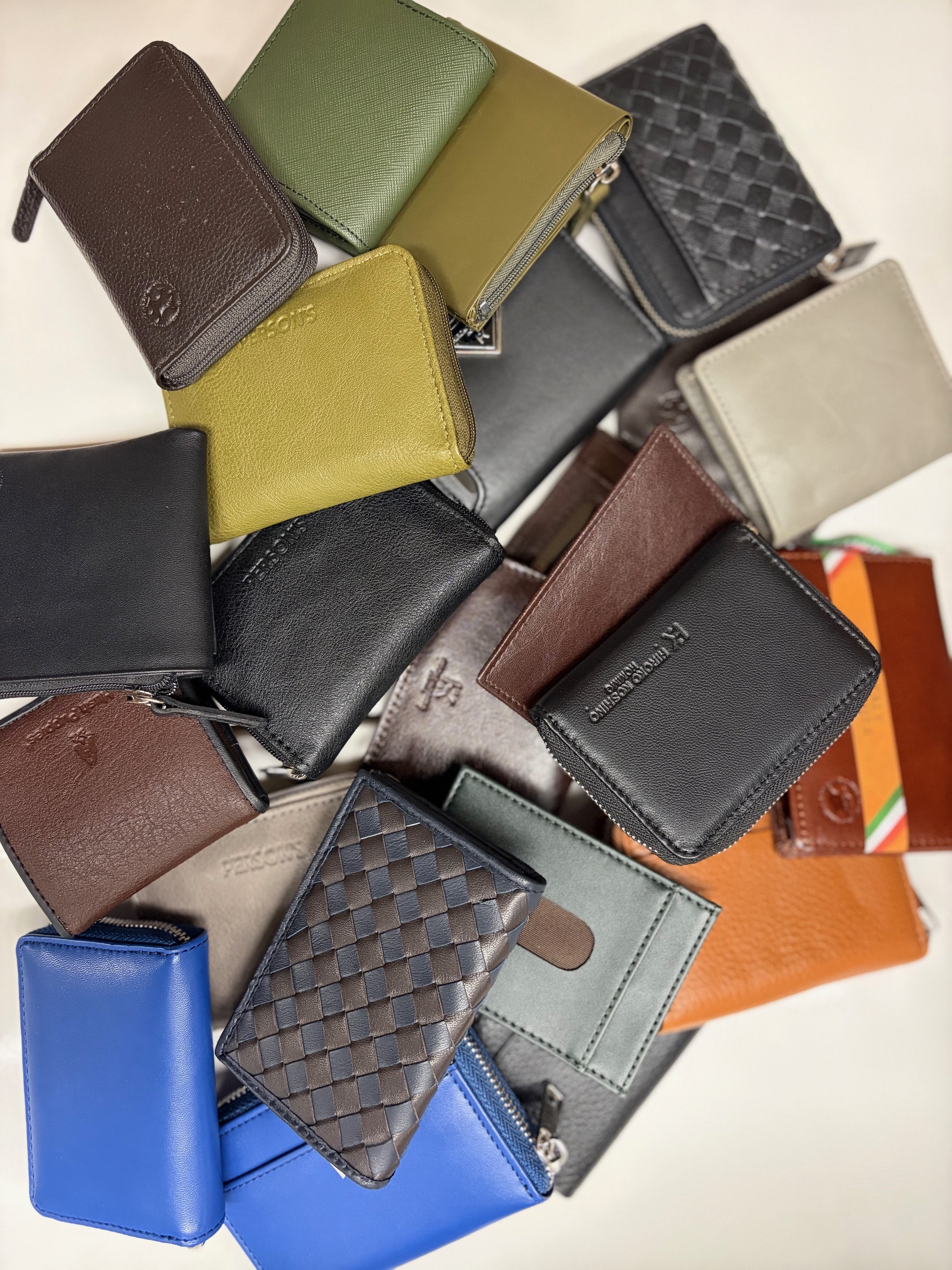 大特価！　ライセンスブランド　メンズB品小物雑貨こみこみ　50個セット　高級レザーも入ります！