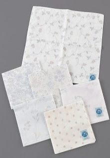 【日本製】プリント三重ガーゼハンカチ　100枚入 1003919451