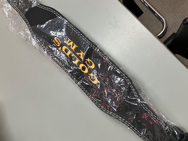 また出た！本革！上代１万円以上する高級品！ゴールドジムのベルトSサイズ新品！1本だけ！