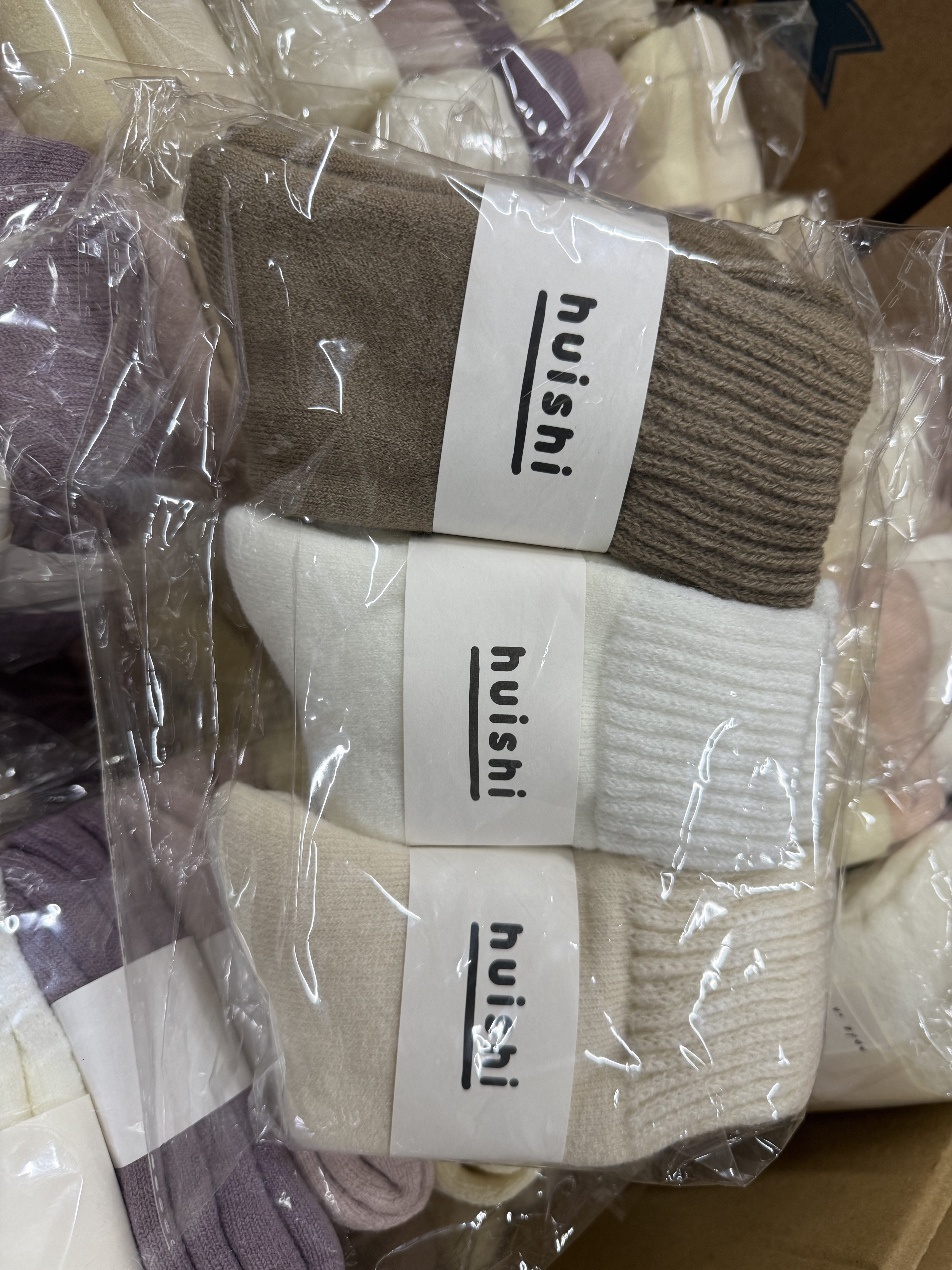 アマゾン大処分品！大特価！3足入りソックス　60円！　限定1セットのみ！