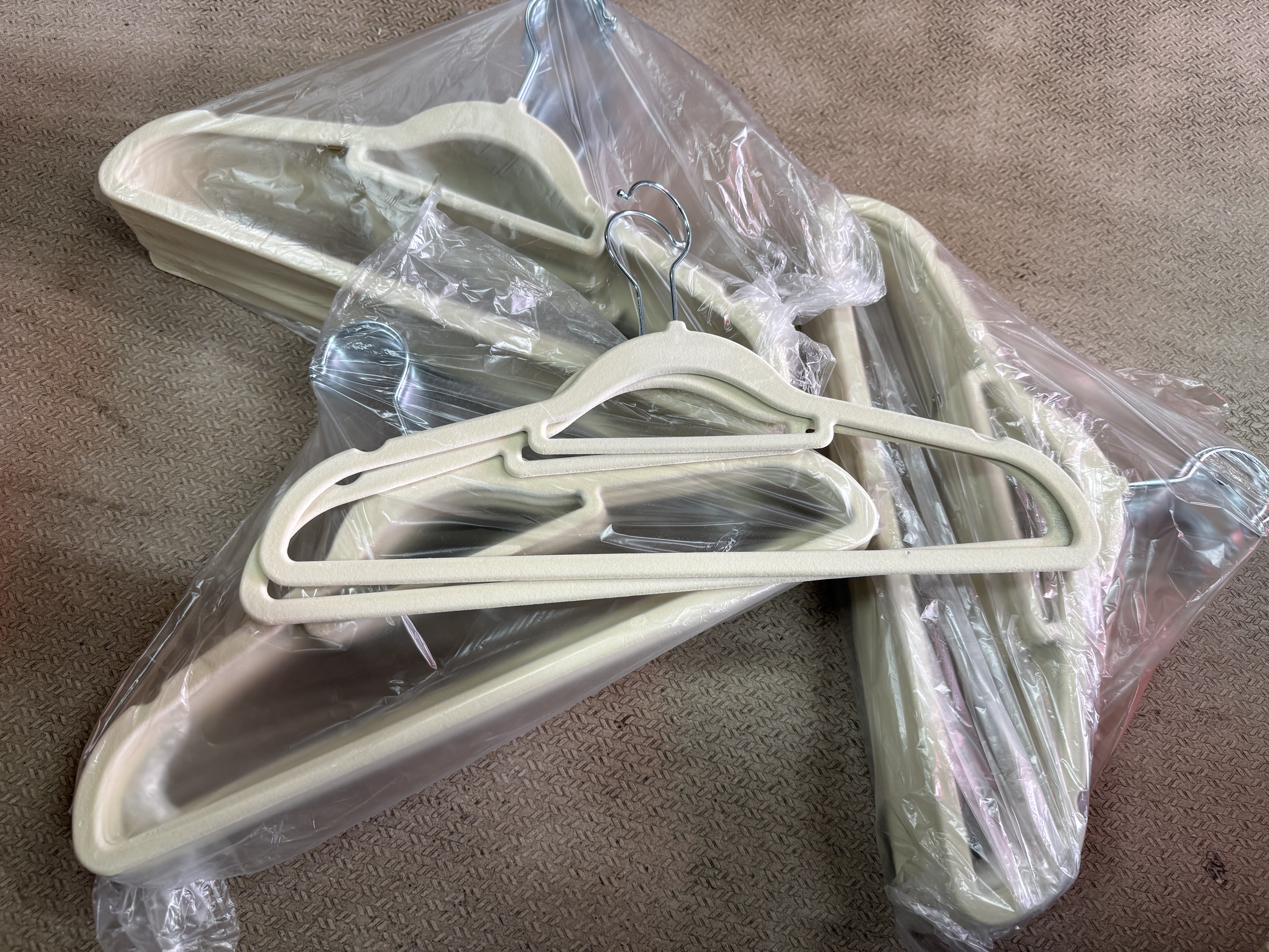 Amazon大処分大特価！！　ハンガー　35本入り