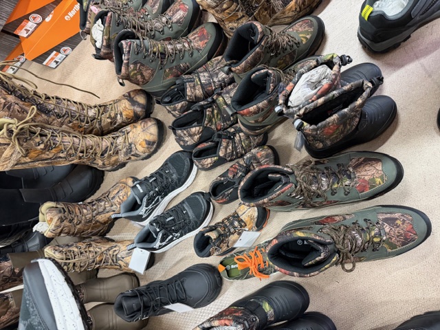 奇跡の激安処分！NORTHSIDE　高級OUTDOORシューズ　メンズ・レディス・キッズ　混み混み　４３足セット　先着１名様