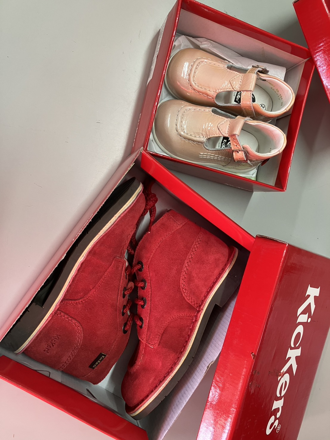 祝！８月１１日５４歳バースデーSALE開催！！Kickers 　B品シューズ　2足限定　54円！！