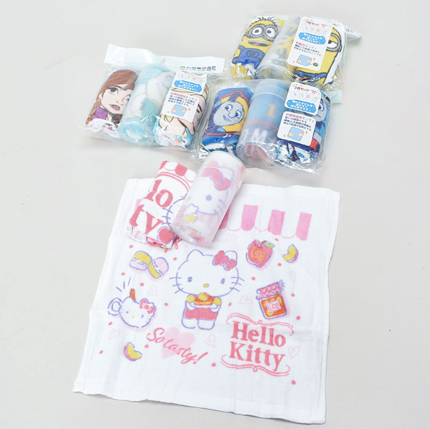 特価キャラクターハンドタオル３枚組　40個入り　282615