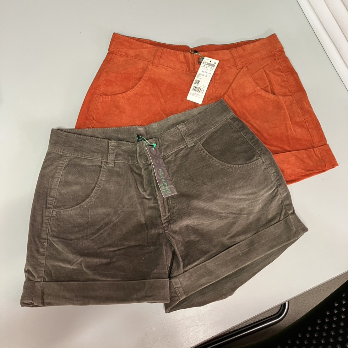 【衝撃の1枚８５円！】BENETTON ベネトン 新品タグ付き レディース コーデュロイショートパンツ 67枚アソートセット★参考上代4,667円＋税！